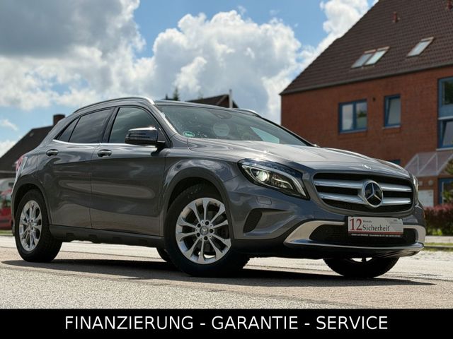 MERCEDES-BENZ GLA 220 VOLL AUTOMATIK/4X4/1HAND/SCHECKHEFT/ACC/