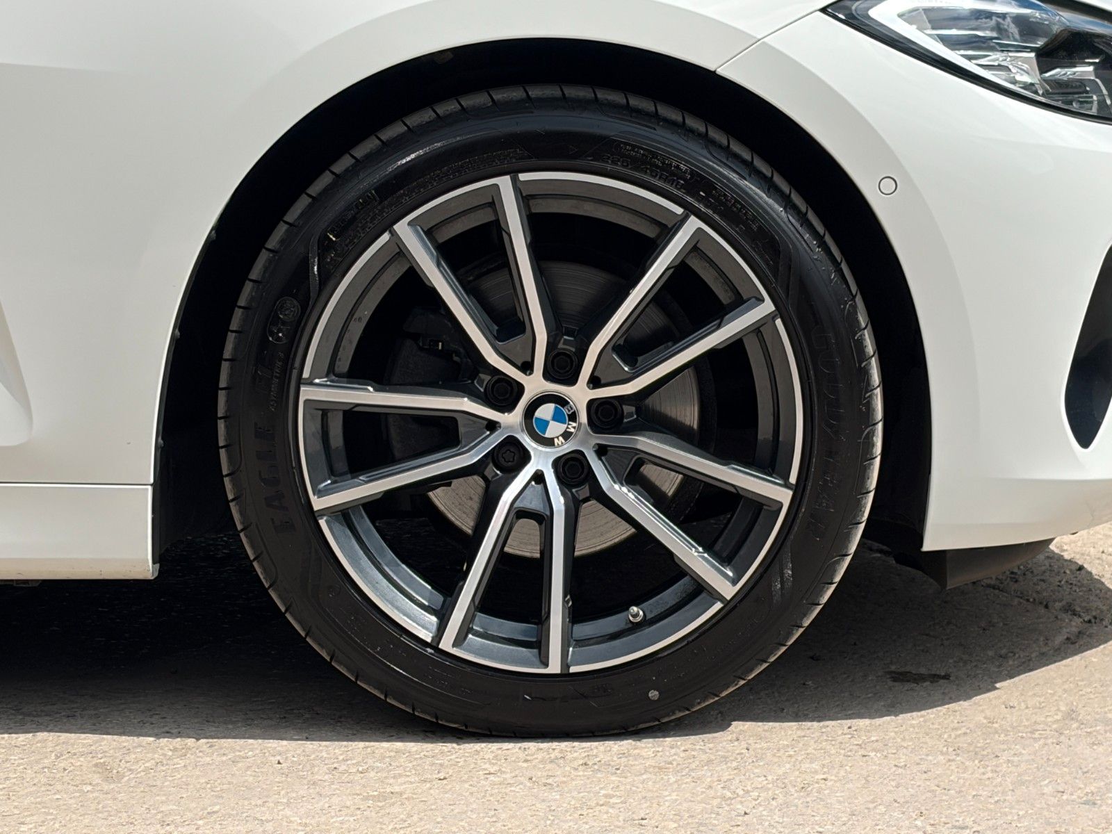 Fahrzeugabbildung BMW 420i Cabrio Aut. Memory Leder CAM HiFi AHK