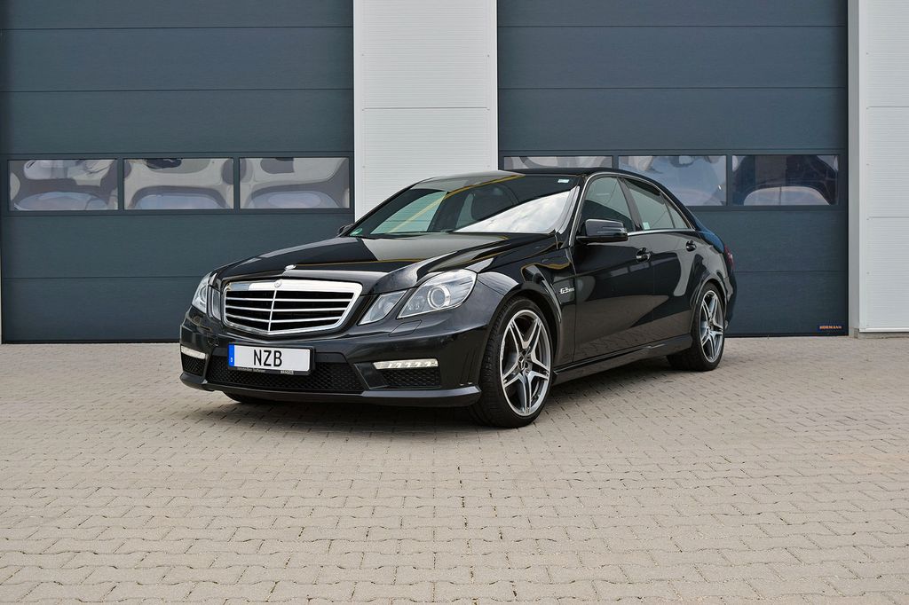 Mercedes-Benz E 63 AMG