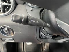 Fahrzeugabbildung Mercedes-Benz SLC 180 AMG Leder Navi LED Pano Airscarf 19 Zoll