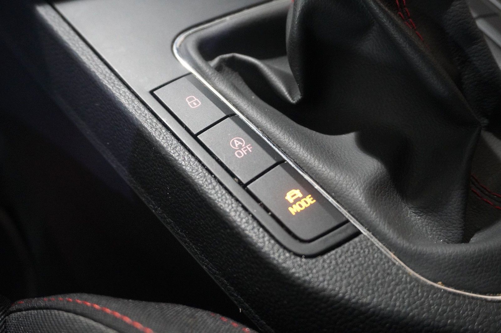 Fahrzeugabbildung SEAT Ibiza 1.0 TSI FR SPORT NAVI/LED/VIRTU./SHZ/TEMP.