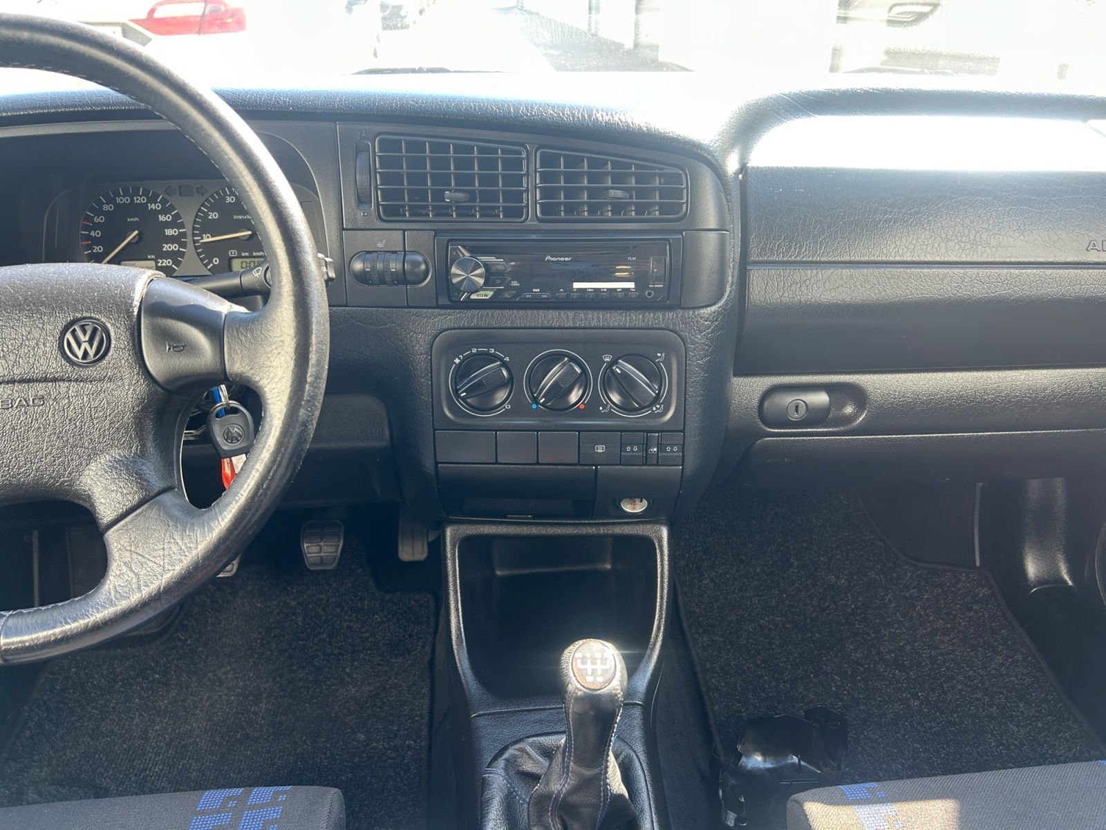 Fahrzeugabbildung Volkswagen Golf 2.0 GTI TÜV 04/2027 H-Kennz. TOP GEPFLEGT