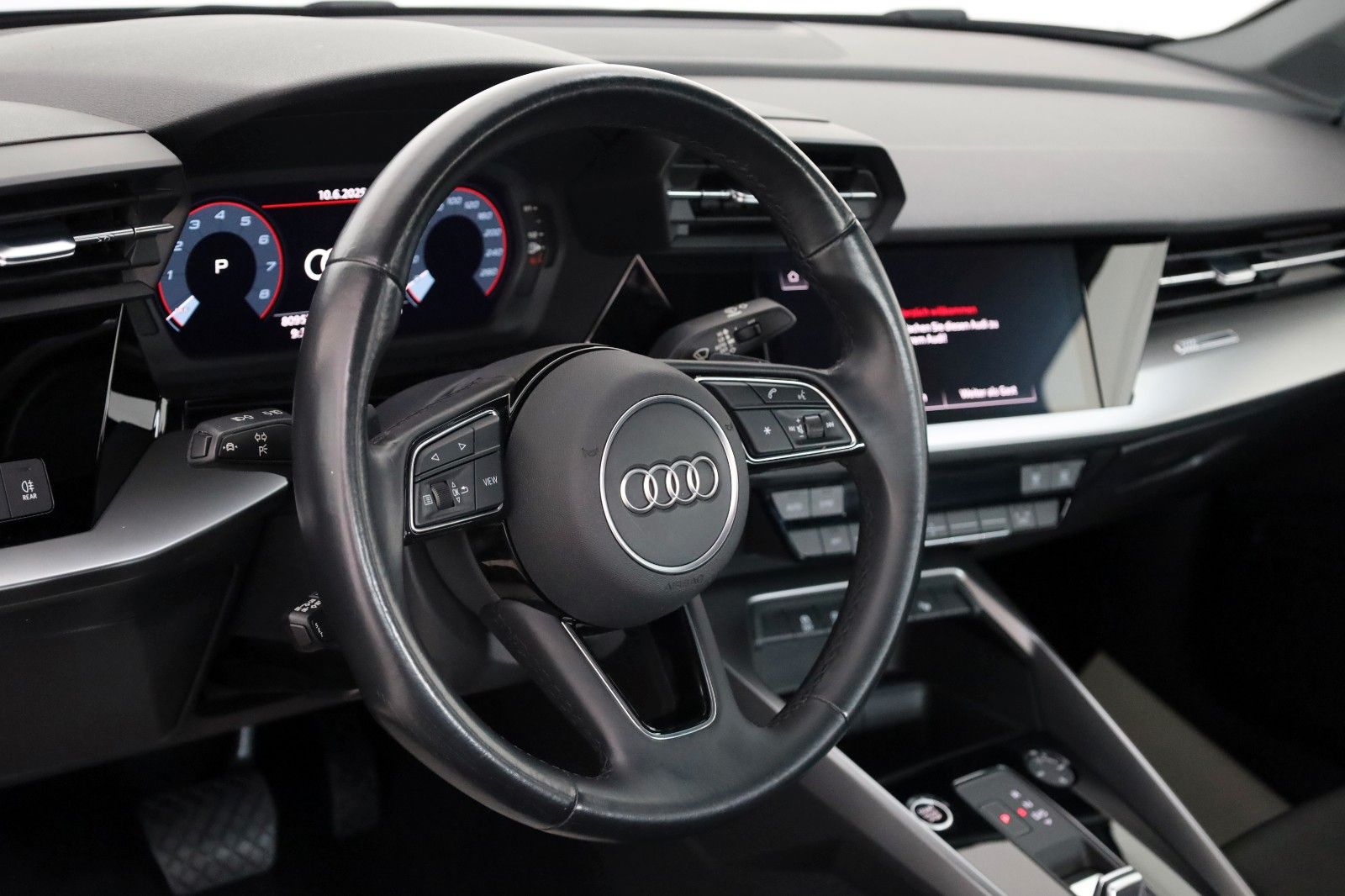 Fahrzeugabbildung Audi A3 Lim. 35 TFSI Navi,LED,PDC,Virual Cockpit,App