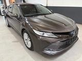 Toyota Camry 2,5-l-VVT-i Hybrid Executive Auto - Toyota Camry: 2.5