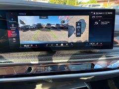 Fahrzeugabbildung BMW i7 xDrive M70 THEATRE EXECUTIVE LOUNGE B&W SKY