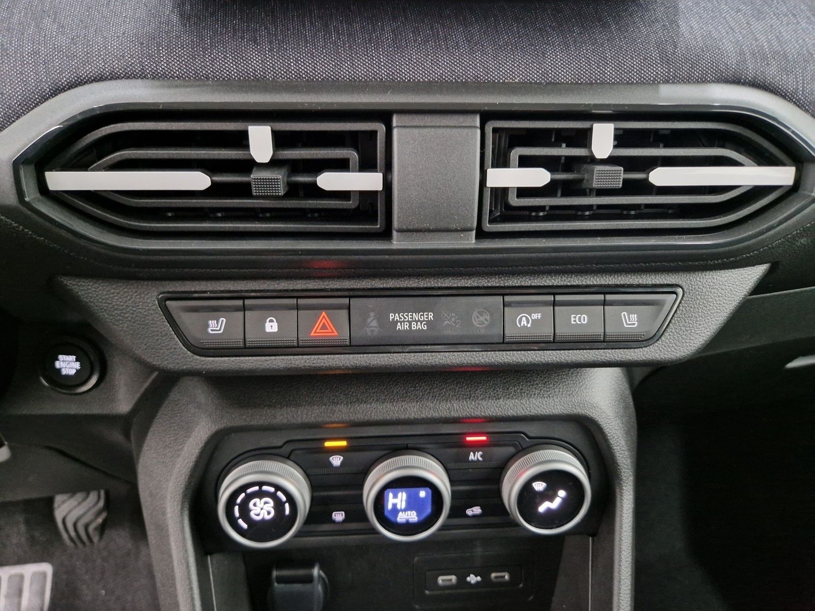 DACIA Sandero  Journey Eco-G 120 Driving Benzin/Gas – Bild 18