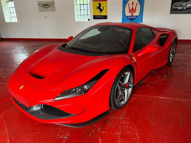 Ferrari F8 Spider mit TOP Ausstattung. Verfügbar: sofort