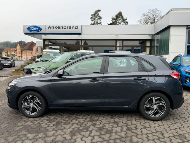 Hyundai i30 Pure 1.5 *4 ZYLINDER* *SHZ*