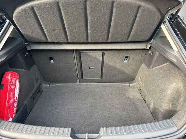 Leon 1.5 eTSI DSG LED+NAVI+KAMERA+ACC+SIHZ.+PDC+