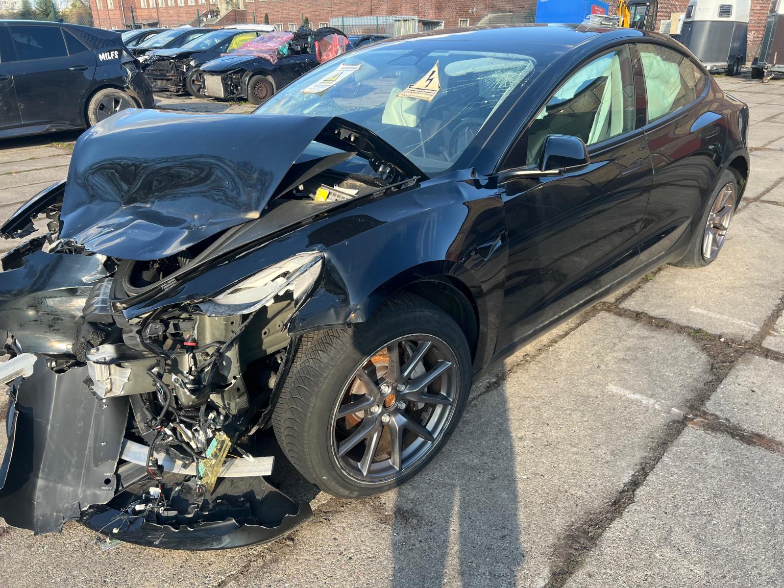 Tesla Model 3 Basis RWD