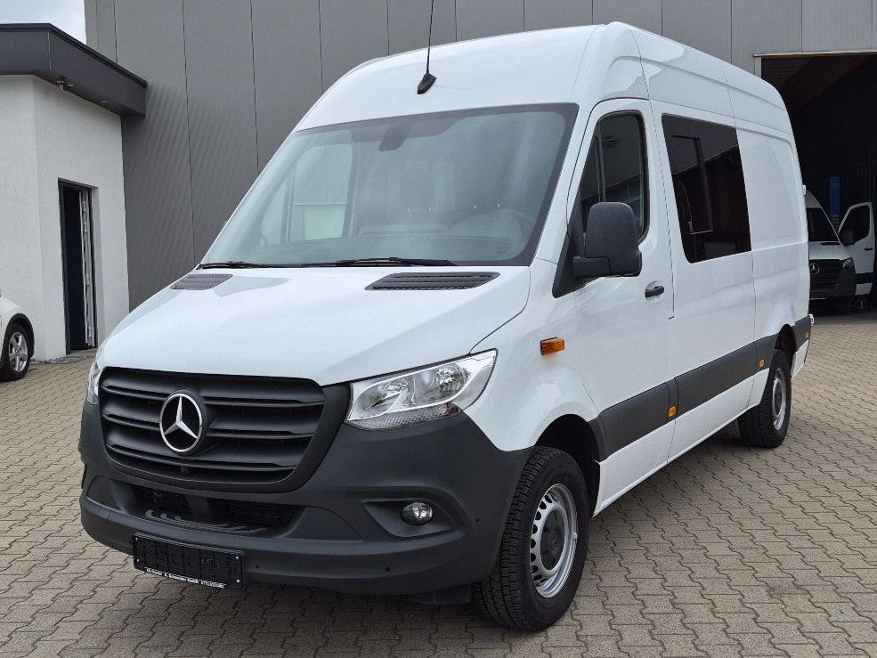 Image of Mercedes-Benz Sprinter