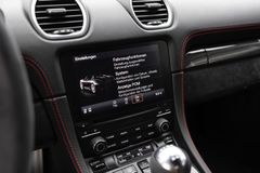 PORSCHE 718 Boxster Spyder Kreide/Bose/Carbon