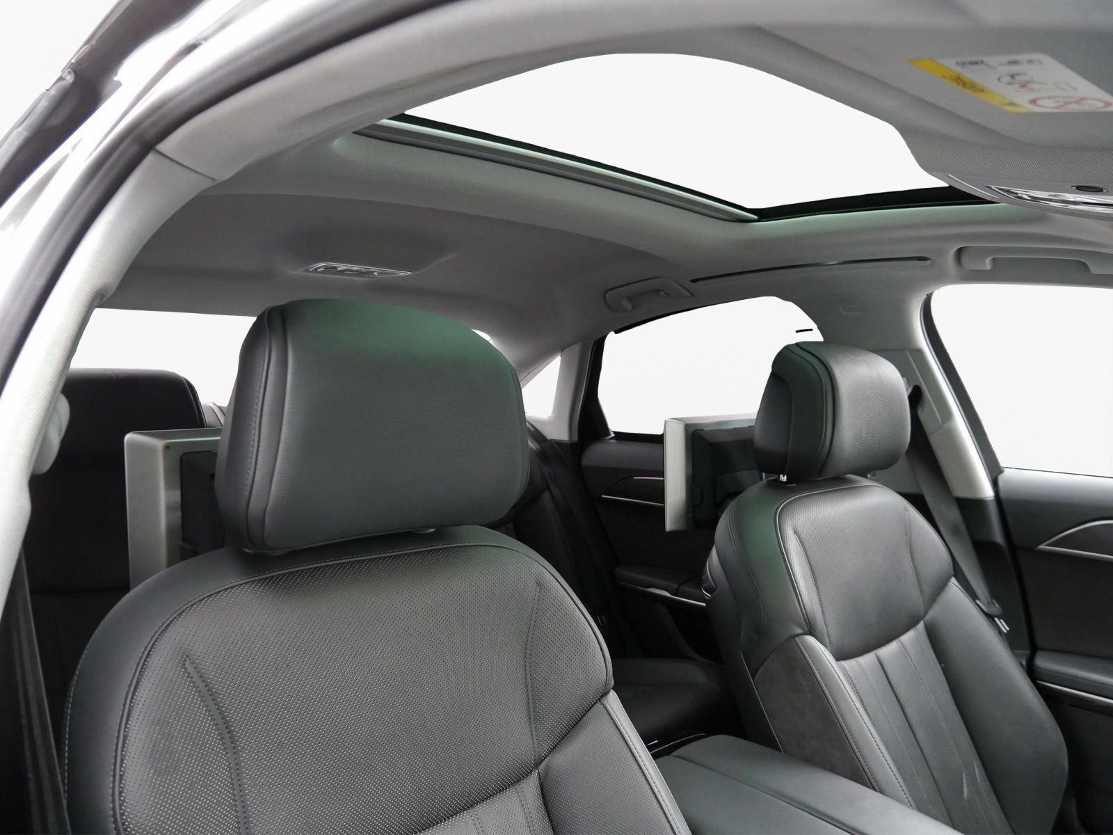 Audi A8 - Bild 11