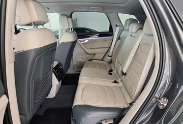 Volkswagen Touareg - 8