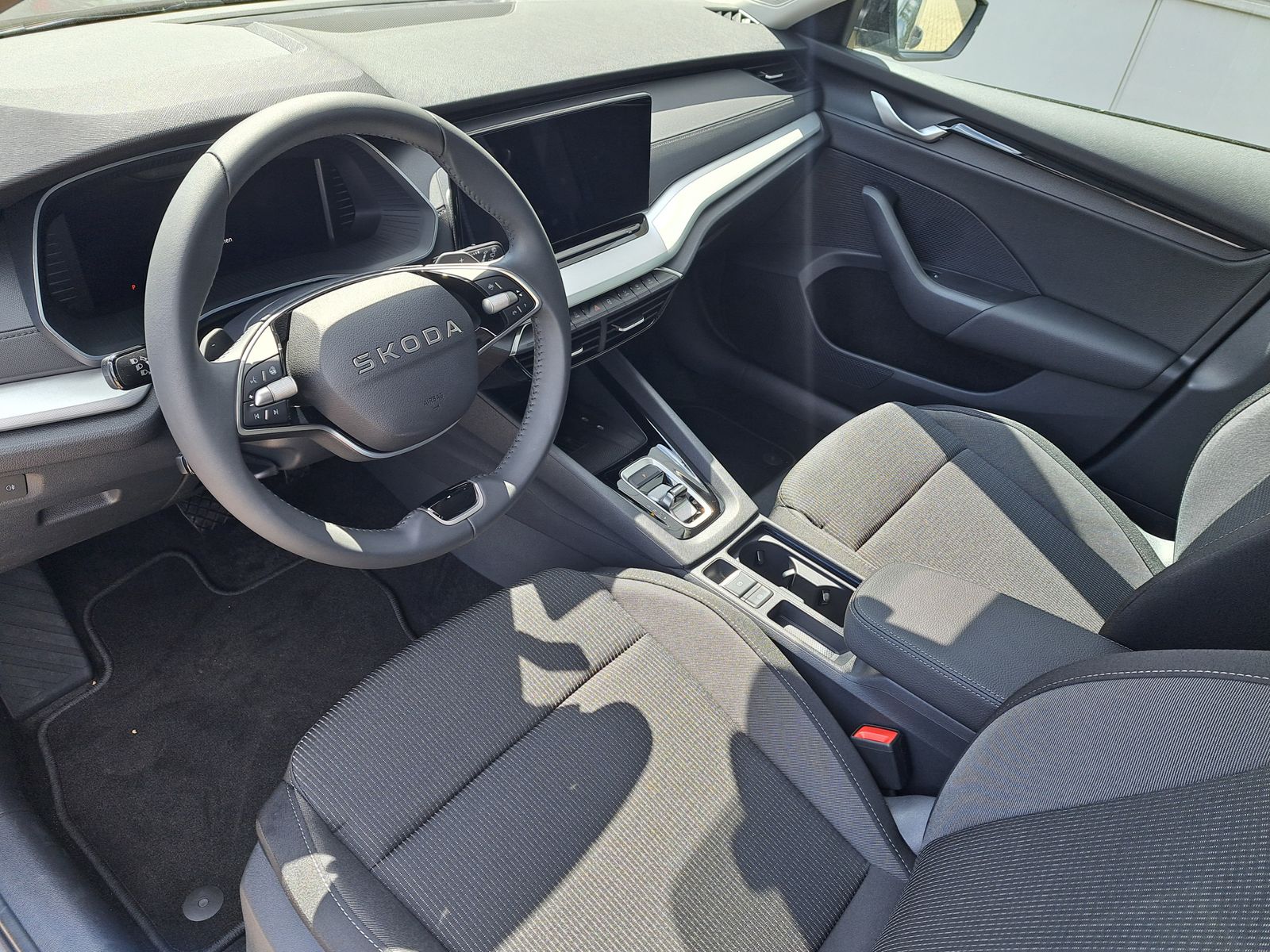 Fahrzeugabbildung SKODA Octavia 2.0 TDI Selection LED KAMERA SITZHEIZUNG