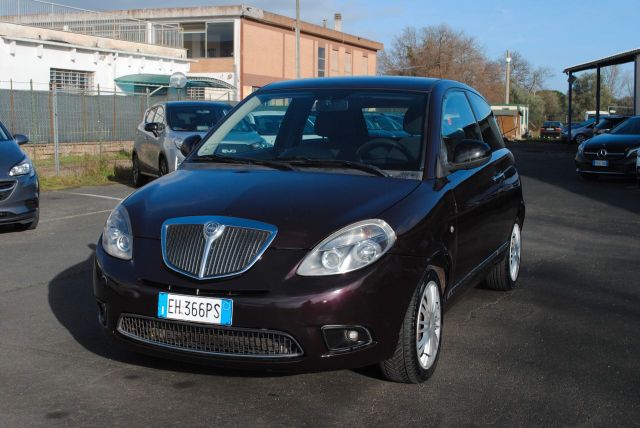 Lancia LANCIA YPSILON 1.4 BENZ/GPL 77 CV OK NEOPATENTAT