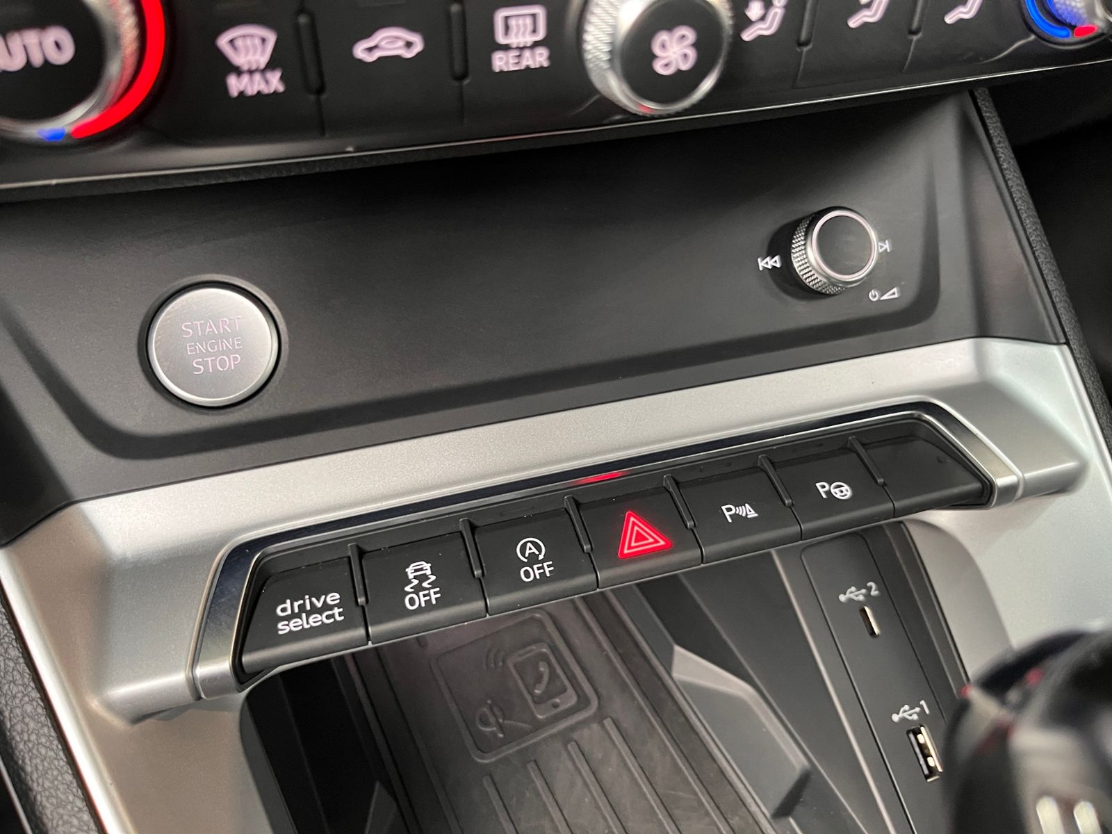 Fahrzeugabbildung Audi Q3 40 TFSI quattro advanced LED NAVI ALU