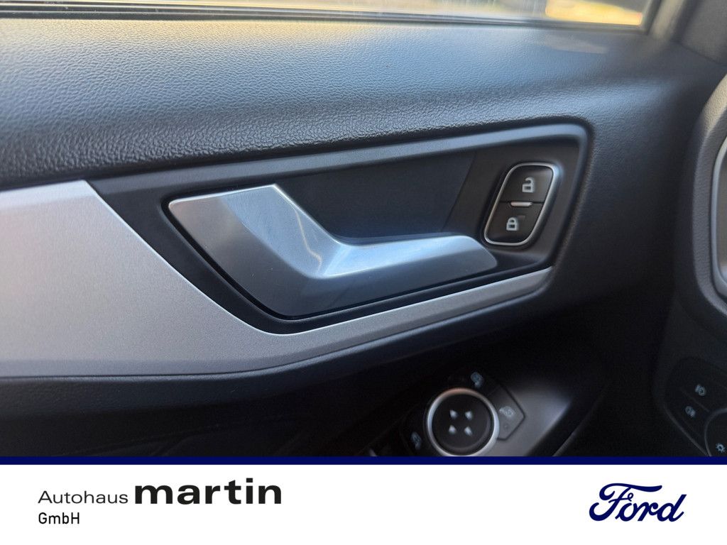 Fahrzeugabbildung Ford Focus 1.0 EcoBoost Cool&Connect Start/Stopp EURO