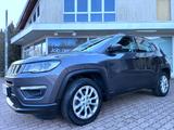 Jeep Compass Longitude 1,3 Ltr. Navi T.Leder Kamera - Jeep Compass Longitude mit Benzin-Antrieb