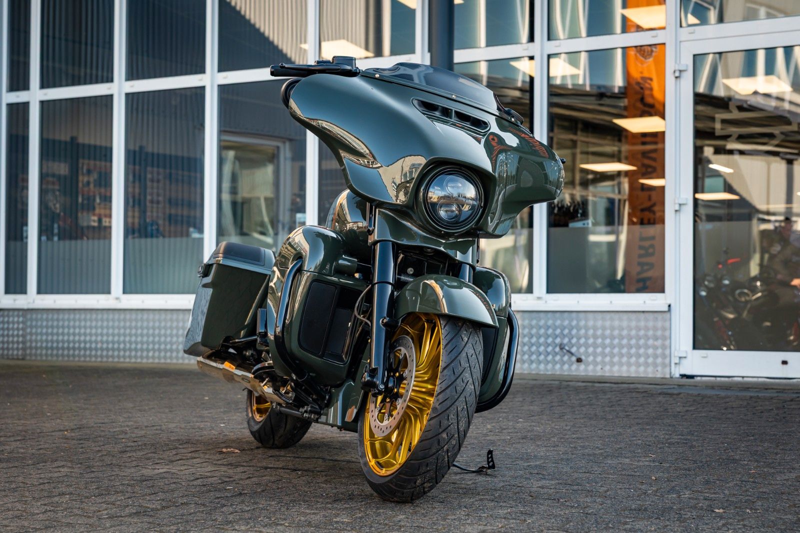 Fahrzeugabbildung Harley-Davidson CVO Street Glide FLHXSE 140 TORXSTER JEKILL&HYDE