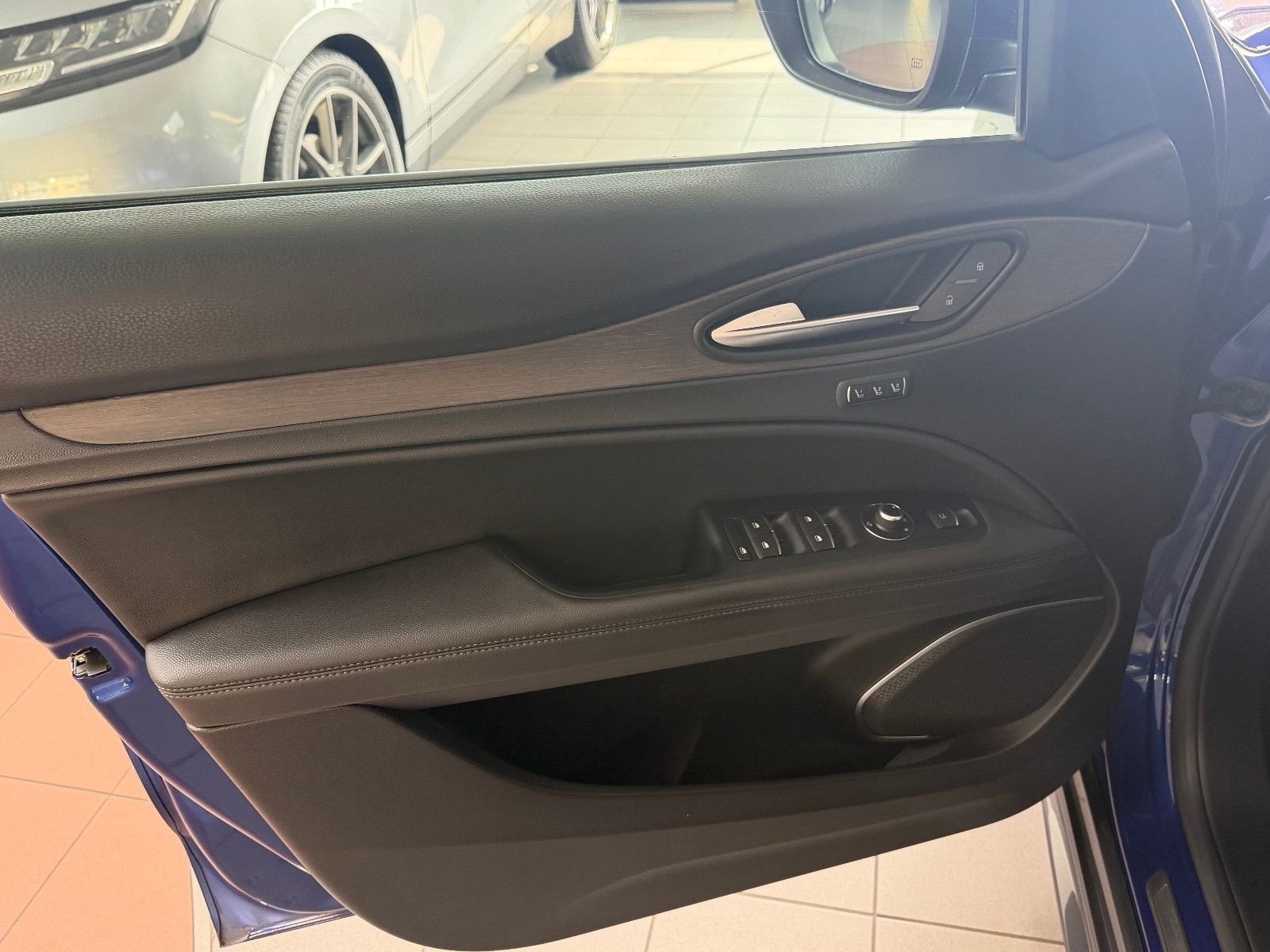 Fahrzeugabbildung Alfa Romeo Stelvio Ti Q4/MEMORY/NAVI/KAMERA/ACC/KLIMA