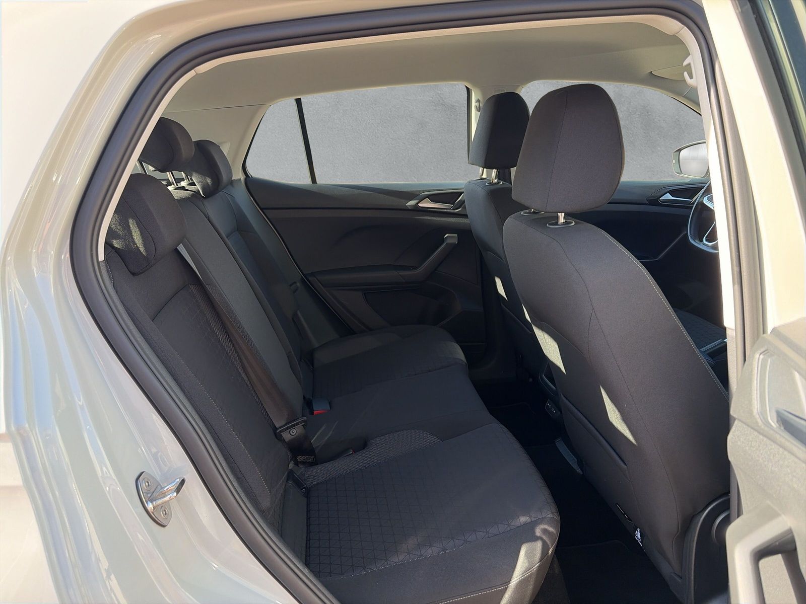 Fahrzeugabbildung Volkswagen T-Cross 1.0 TSI Life ACC AppConnect LED