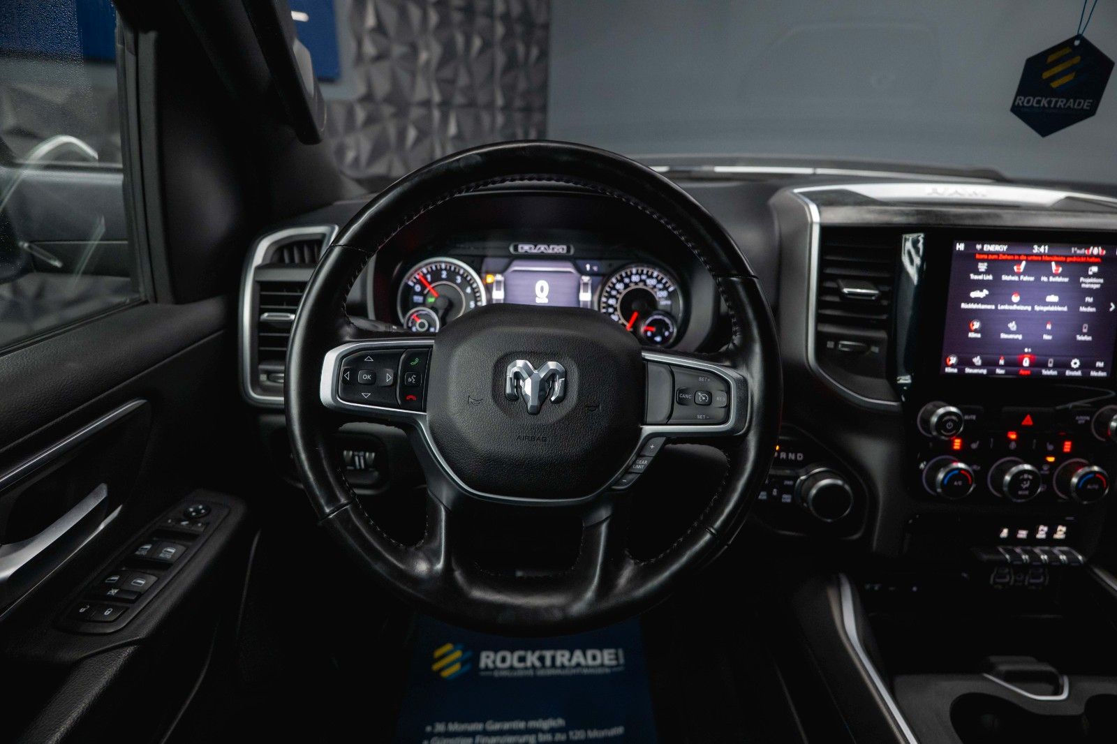 Fahrzeugabbildung Dodge RAM 5.7 V8 HEMI 4x4 OFFROAD Night-Paket *LED*19%