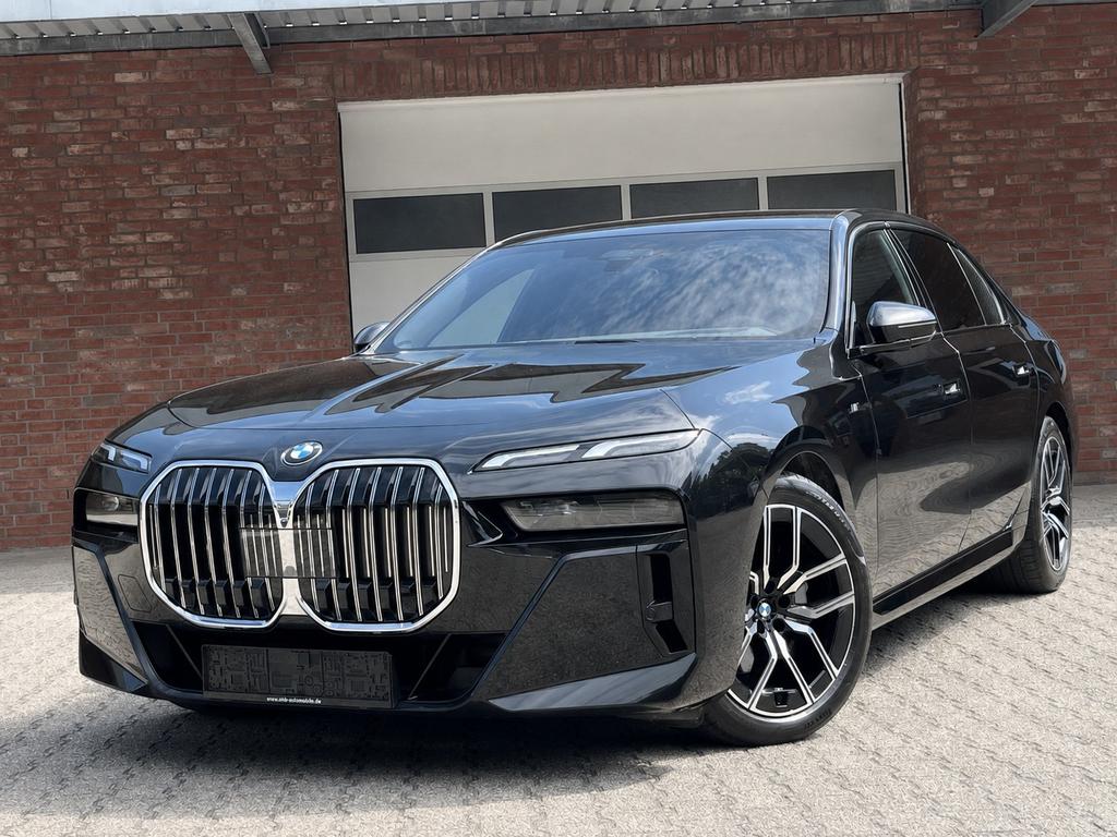 BMW 740 xDrive MPaket Pano BW SoftClose 2023