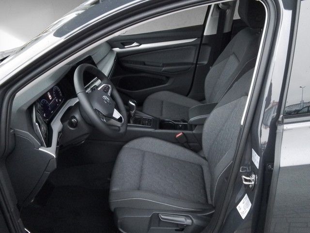 Fahrzeugabbildung Volkswagen Golf VIII TSI Move LED Navi SHZ AID RFK