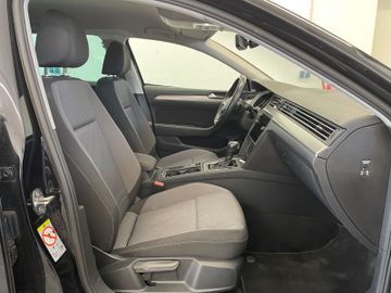 Volkswagen Passat Variant - 12