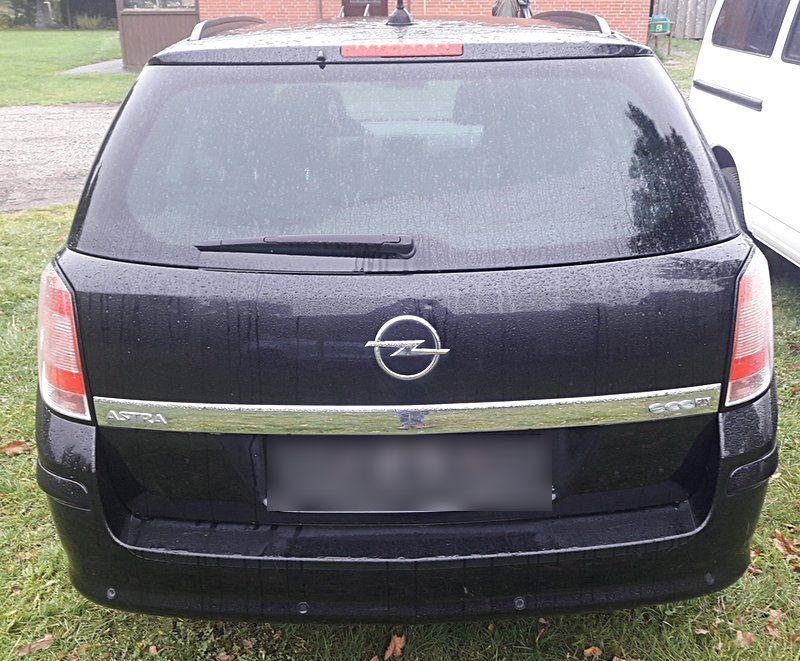 Opel Astra 2010 — engine 110 HP (81kW)