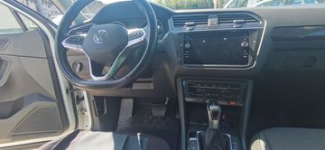 Volkswagen Tiguan - 12