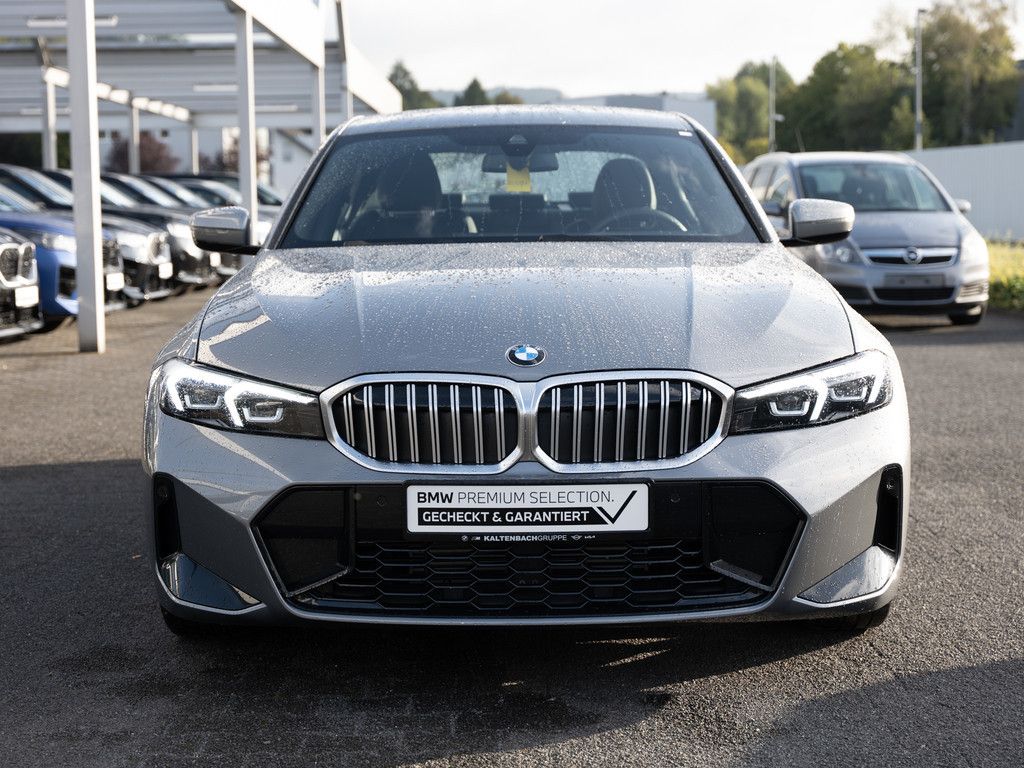BMW 318i M-Sport FACEL. LED NAVI KAMERA SHZ PDC foto 3