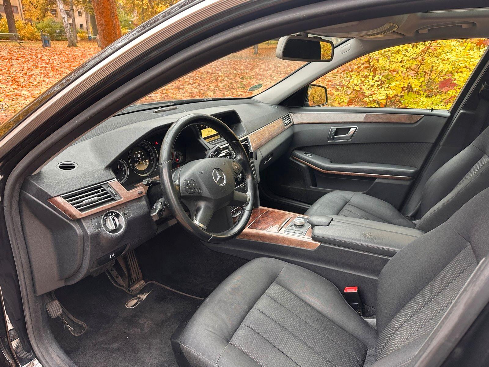 Mercedes-Benz E220 2012 — photo 7