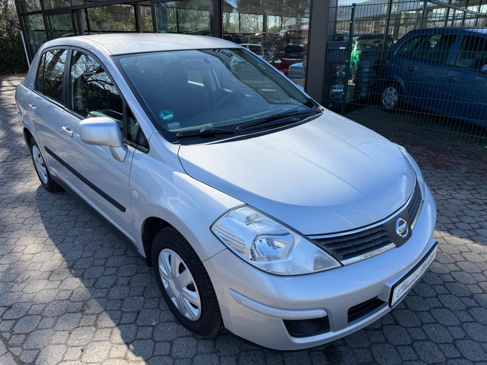 Nissan Tiida 1.6 Visia