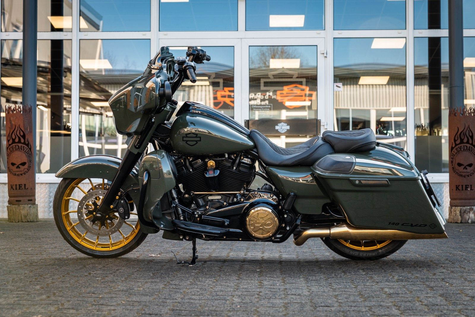 Fahrzeugabbildung Harley-Davidson CVO Street Glide FLHXSE 140 TORXSTER JEKILL&HYDE