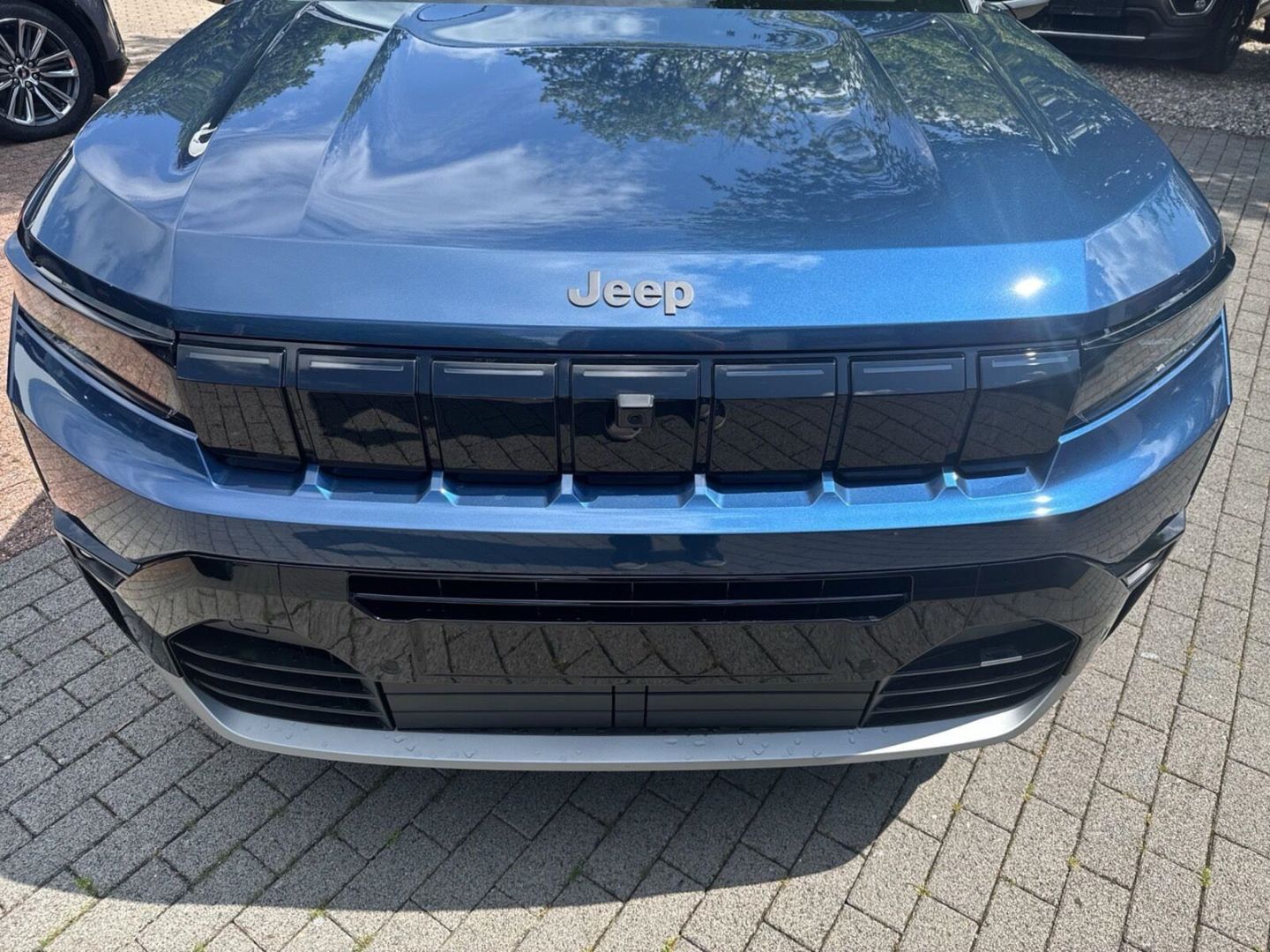Fahrzeugabbildung Jeep Compass MY26 FIRST EDITION E-HYBRID PANO VOLL