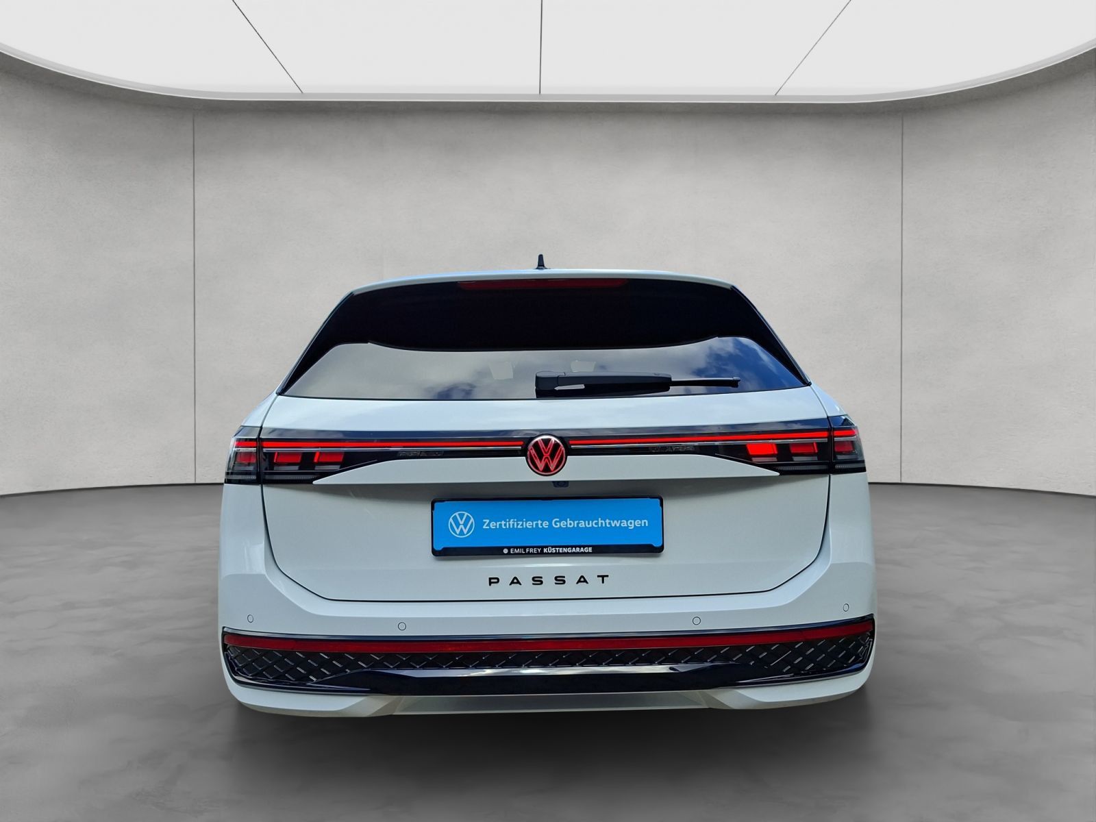 Volkswagen Passat Variant 2.0 TDI DSG R-Line NAVI AHK 360° foto 4