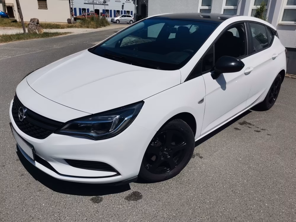 Opel +Astra K+Black & White+Klima+wenig KM!