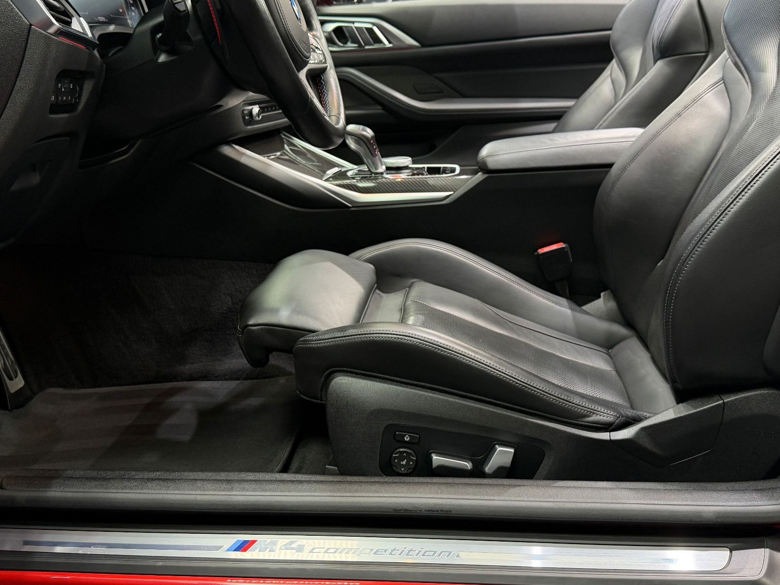 Fahrzeugabbildung BMW M4 Cabrio xDrive Competition|LASER|CARBON|HEAD-U