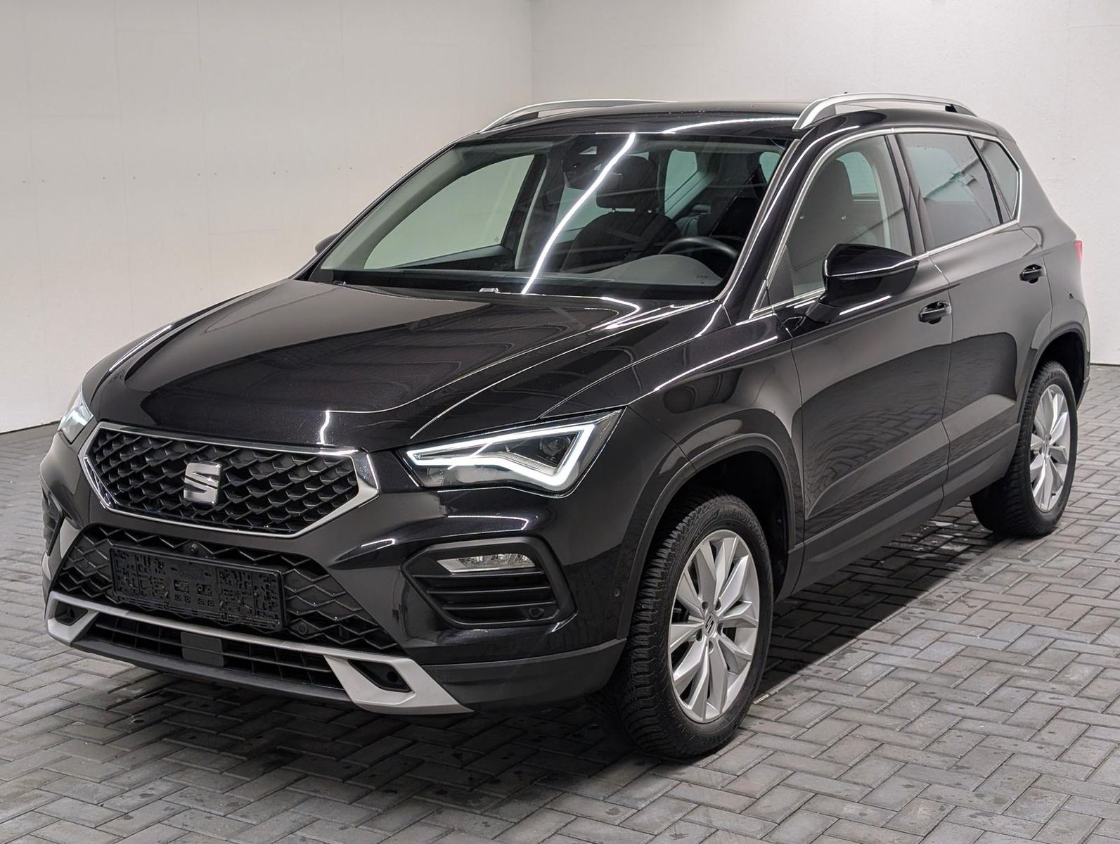 SEAT Ateca LED/Navi/ACC/Beats/AHK/360°/SHZ/LHZ/17-LM