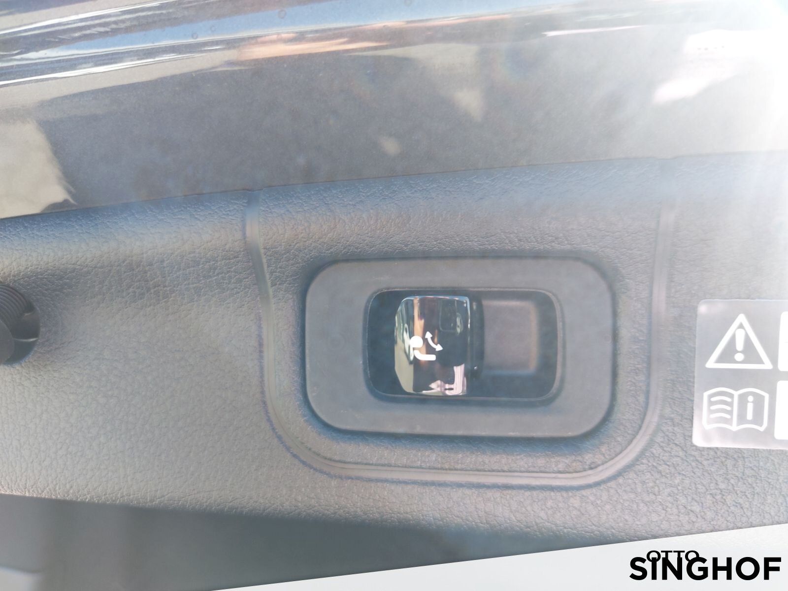Fahrzeugabbildung Mercedes-Benz C 220 d AMG Pano+AHK+Night+Digital+360°+Distron+