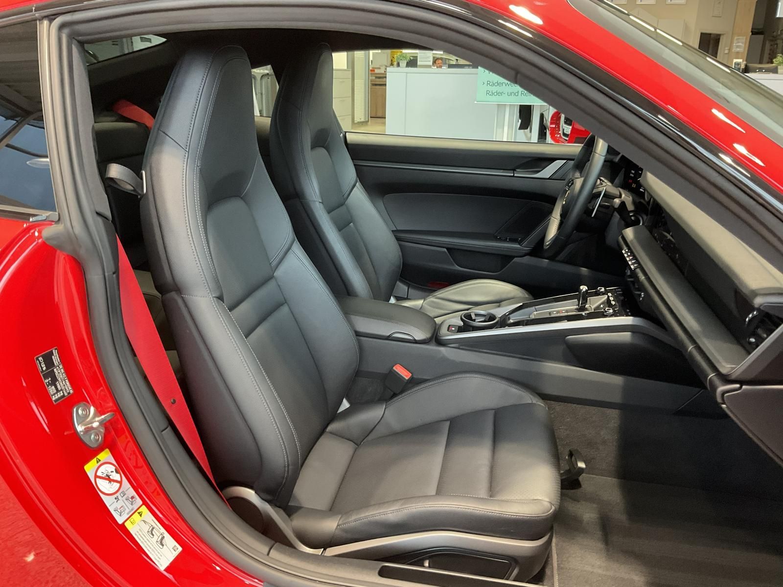 Porsche 911 Carrera 4 Allrad Navi Rückfahrkamera Leder foto 18