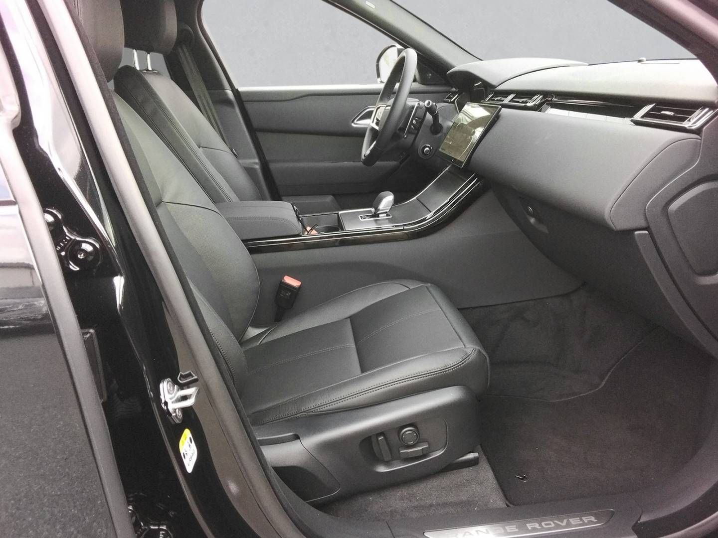 Fahrzeugabbildung Land Rover D300 Dynamic SE *sofort Verfügbar*