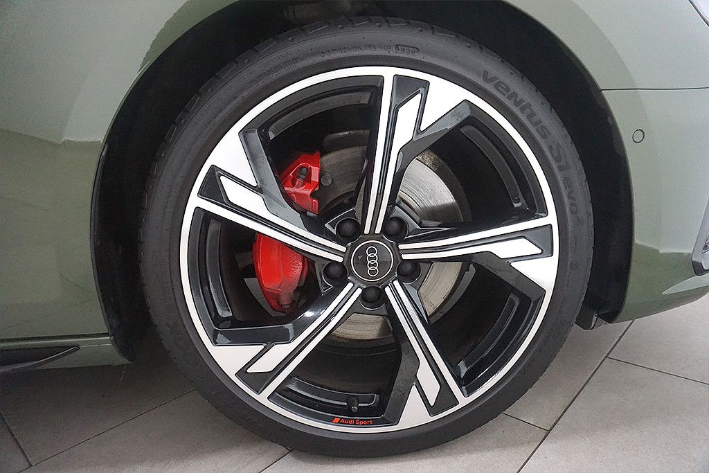 AUDI A4 2024
