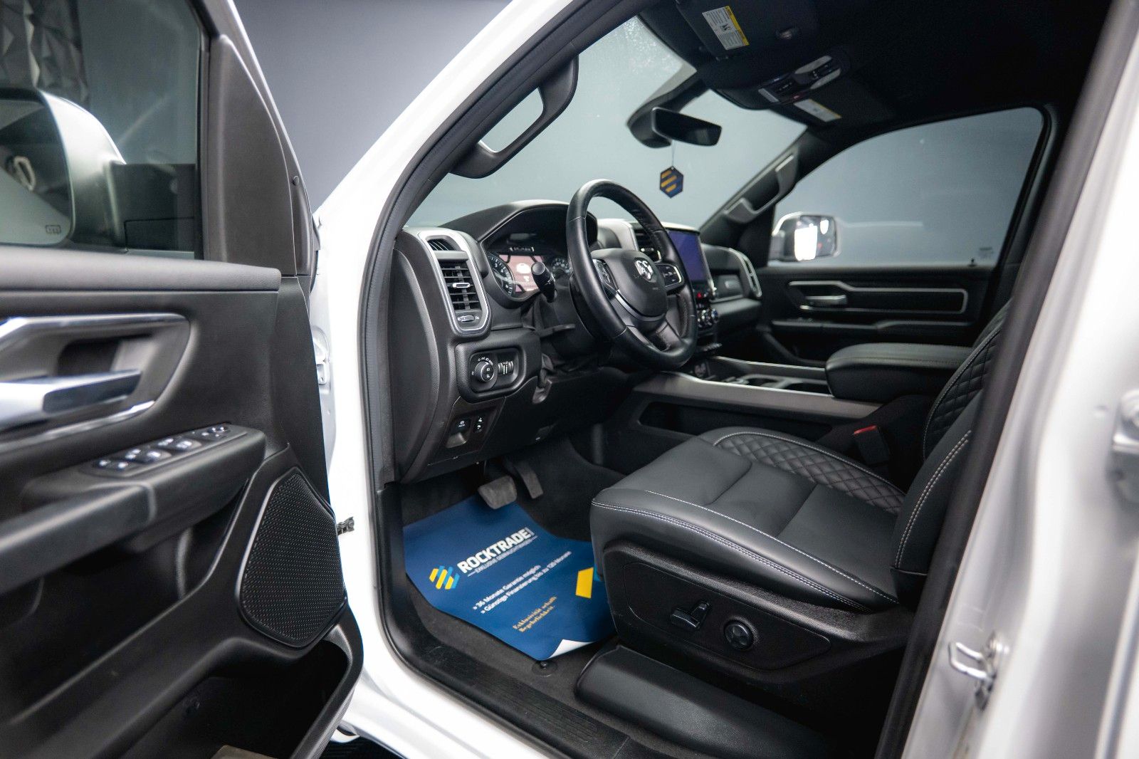 Fahrzeugabbildung Dodge RAM 5.7 V8 HEMI 4x4 OFFROAD Night AXLE LOCK 19%