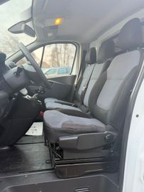 Opel Vivaro - 10