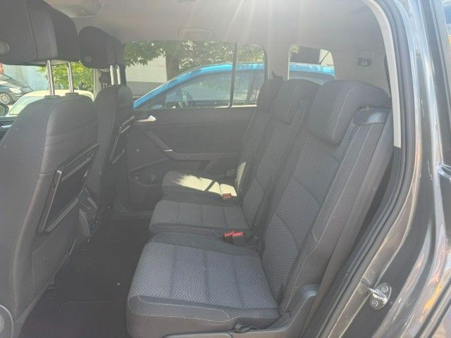 Fahrzeugabbildung Volkswagen Touran Comfortline BMT LED 7 Sitze NAVI