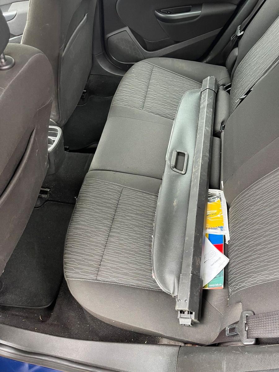 Opel Astra 2012 — photo 13
