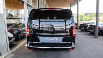 Mercedes V 220 - 4